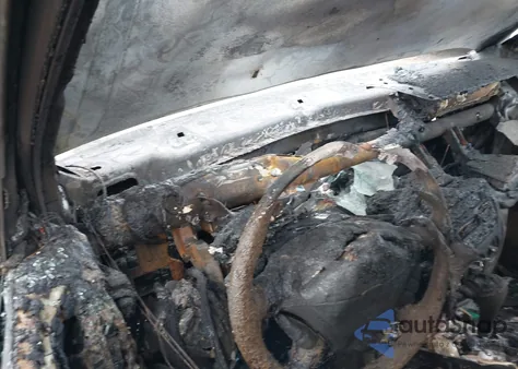 2000 Ford Focus Se z USA, uszkodzony, nr VIN 1FAFP3632YW152708